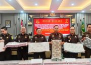 Kejari Karawang Tetapkan Dirut PD Petrogas sebagai Tersangka Korupsi, Barang Bukti Rp1,7 Miliar Disita
