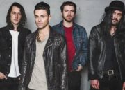 Dashboard Confessional: Membawa Warna Baru dalam Musik Dunia Lewat Emosi dan Kejujuran