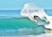 Pantai Cimaja dan Cikembang: Surga Surfing di Sukabumi yang Makin Mendunia