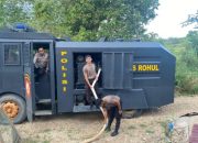 Polres Rohul Salurkan 5.000 Liter Air Bersih untuk Warga Terdampak Kemarau di Kecamatan Rambah