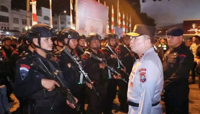 Kapolda Sulut Pimpin Apel Kesiapan KRYD di Wilayah Rawan Gangguan Kamtibmas Polresta Manado