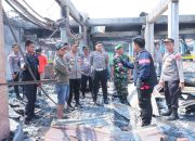 Gerak Cepat, Tim Bidlabfor Polda Riau dan Inafis Polda Sumbar Olah TKP Kebakaran Pusat Pertokoan Pasar Payakumbuh