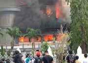 Aksi Demo Mahasiswa NTB Memanas Usai Kematian Ojol, Kantor DPRD NTB Terbakar