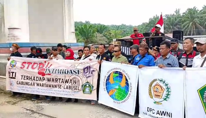 Ratusan Wartawan Labusel Gelar Aksi di Polres dan Kemenag, Desak Proses Hukum terhadap Oknum Yayasan Darul Muhsinin