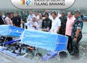 Bupati Tulang Bawang Serahkan Bantuan Alsintan Rice Transplanter untuk Perkuat Ketahanan Pangan Daerah