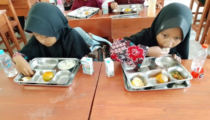 3000 Porsi Menu MBG Desa Muara Disalurkan ke Sekolah-sekolah di Blanakan, Subang