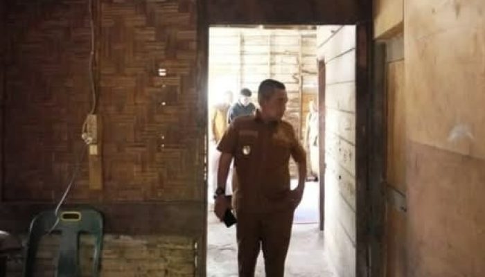 Wabup Labusel Tinjau Anak Terdampak Stunting dan Rumah Tidak Layak Huni di Sungai Kanan