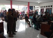 Warga Desa Manggungan Geruduk kantor Desa Tuntut transparansi APBDes 