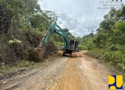 Rusak Akibat Hujan, PUPR Aceh Barat Gerak Cepat Perbaiki Ruas Jalan Ie Sayang-Alue Keumuneng