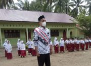 Upacara Hari Guru di SDN Seuneubok Teungoh Berjalan Sukses dan Khidmat