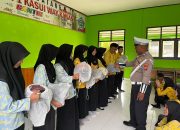 Satlantas Way Kanan Ajak Pelajar SMAN 1 Kasui Tertib Berlalu Lintas Lewat Program Police Goes to School