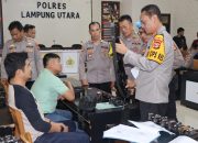 Kapolres Lampung Utara Lakukan Pengecekan Senjata Api Dinas