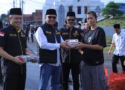 Bupati Tulang Bawang Bersama GRANAT dan BAZNAS Bagikan 1.000 Takjil di Bulan Ramadhan