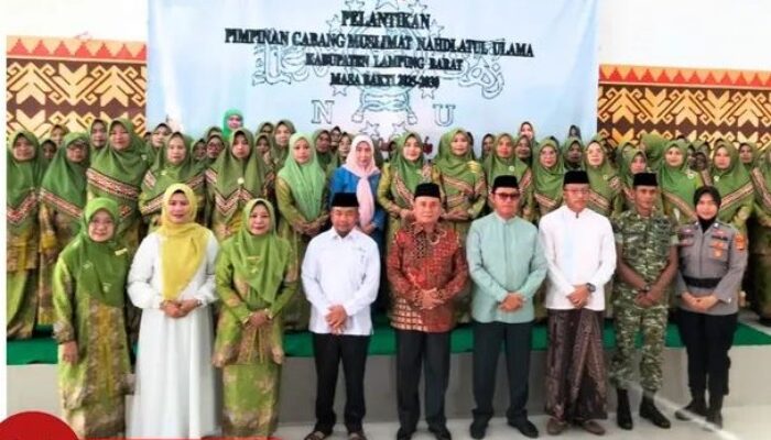 Wabup Lampung Barat Hadiri Pelantikan dan Harlah ke-80 Muslimat NU