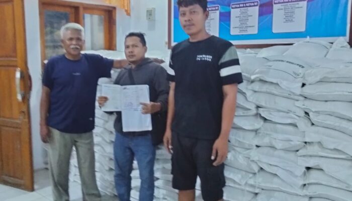 Bulog Indramayu Salurkan BPNT Beras dan Minyak Goreng di Losarang