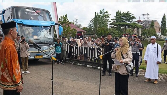 Wabup Lampung Utara Sambut Kepulangan 393 Jamaah Haji Kloter 15