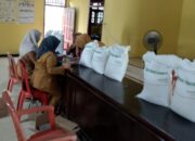 Tiyuh Wonokerto Bagikan Bantuan Pangan untuk 219 Keluarga